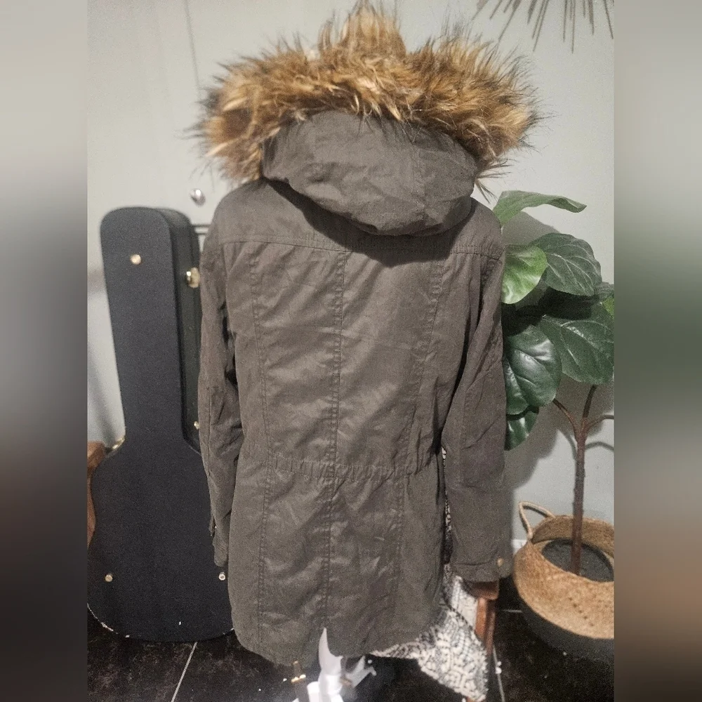 ASOS Parka Fur Trimmed Hood Utikity Medium Warmth Coat. Khaki/olive. Size 8